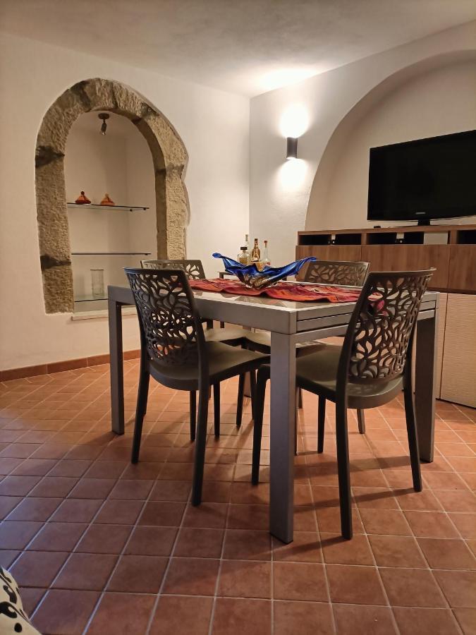 Locazione Turistica La Gesualda Apartment กาสเตลนัวโว มากรา ภายนอก รูปภาพ